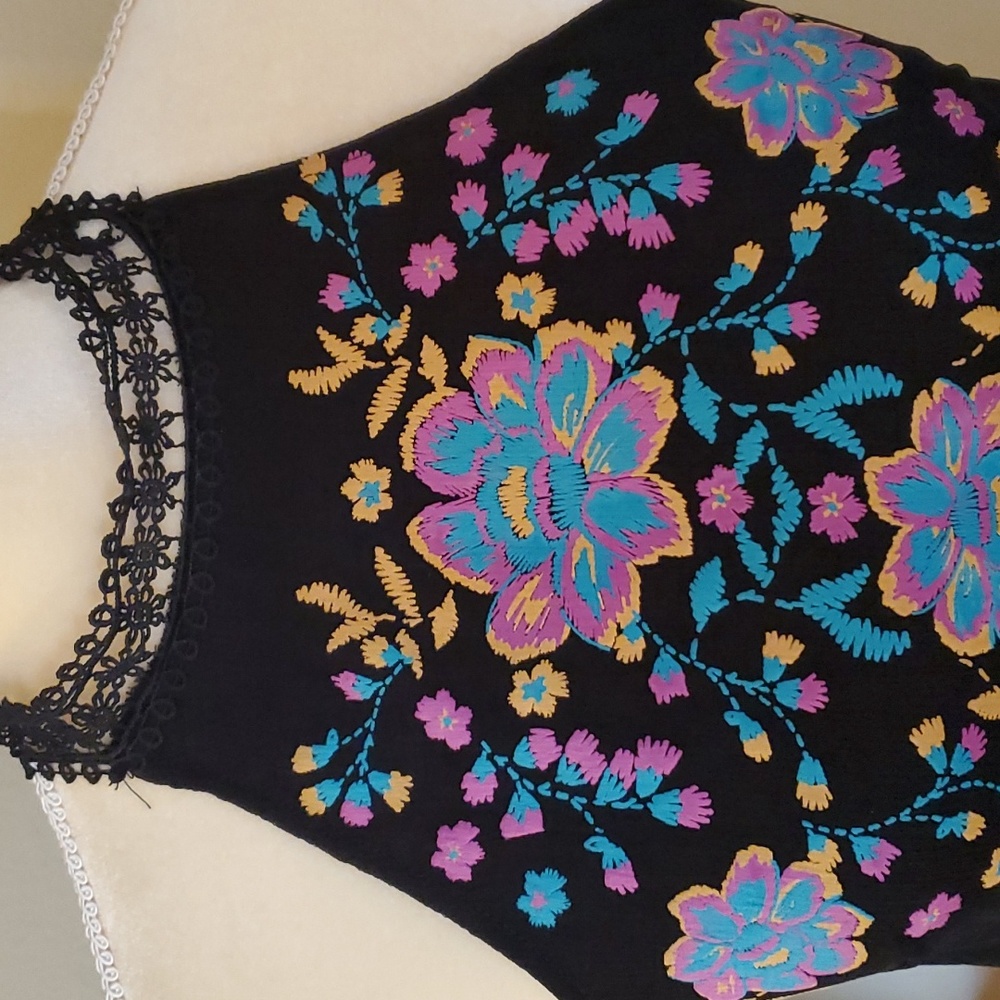 Halter Top - Picture 2 of 7